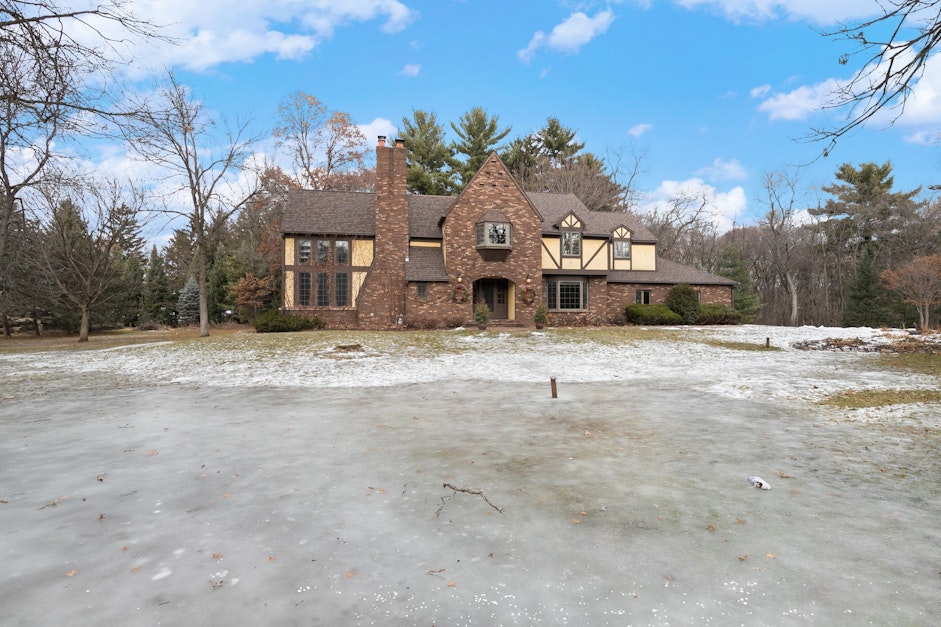 206 Station Circle North, Hudson, WI 54016, Presented by Susan